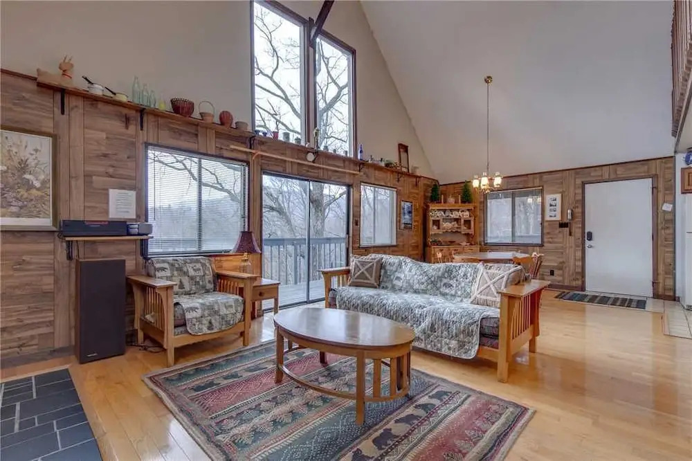 Honey Bee Cottage, 3 Bedroom, Pool Access, Grill, Fireplace, WiFi, Sleeps 8