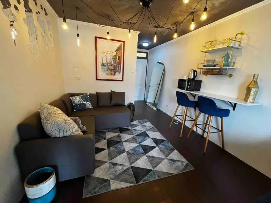 Cozy Ocean Blue Condo 43in TV & Netflix