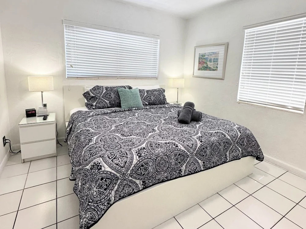 Southwinds Inn 7 for 4 Guests Close to the Beach