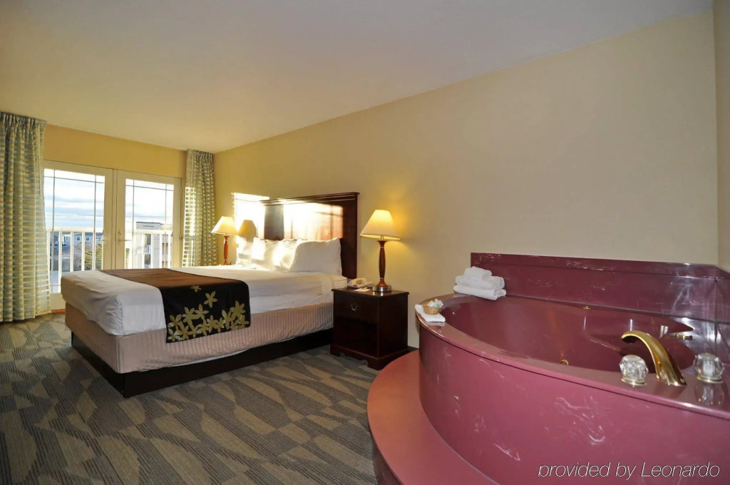 Gold Leaf Hotel of Dewey