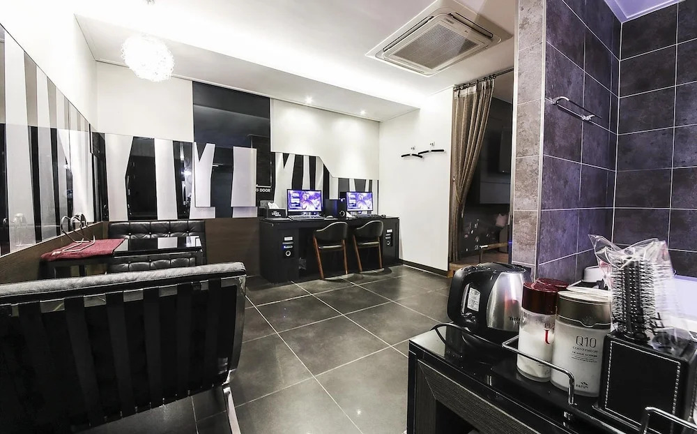 Lexy Hotel