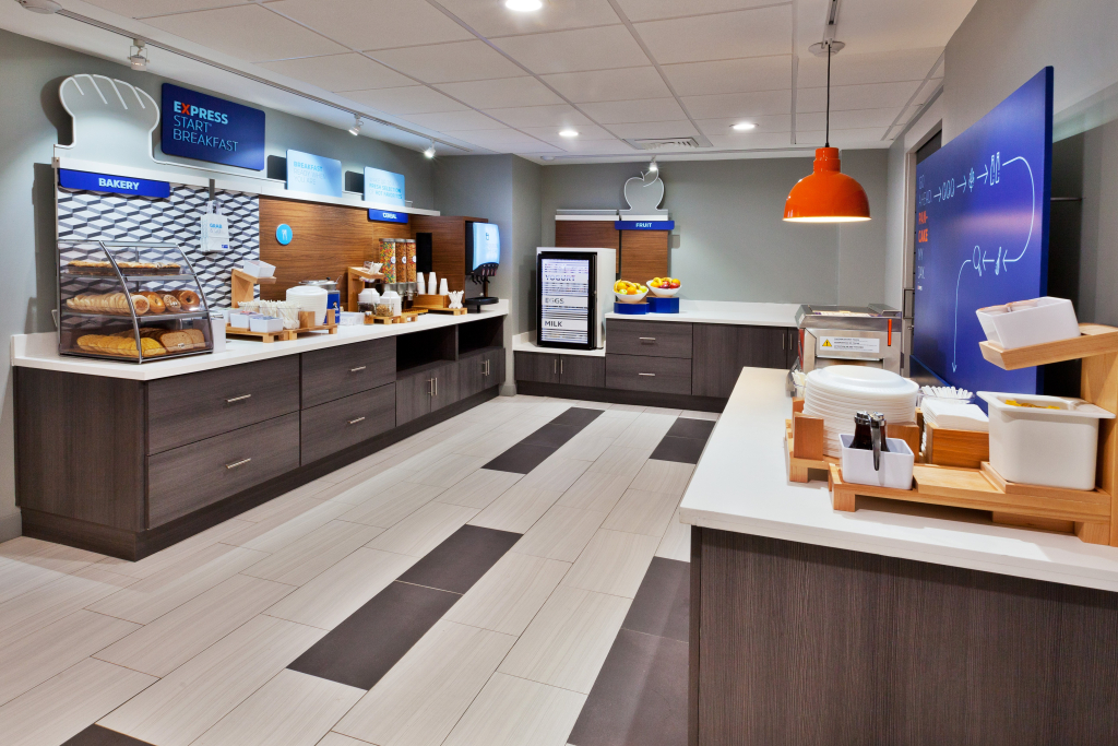 Holiday Inn Express Hotel & Suites Dothan North by IHG