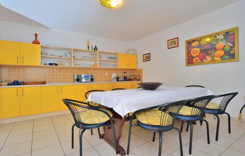 Beautiful Home in Seline With Sauna, Wifi and 7 Bedrooms