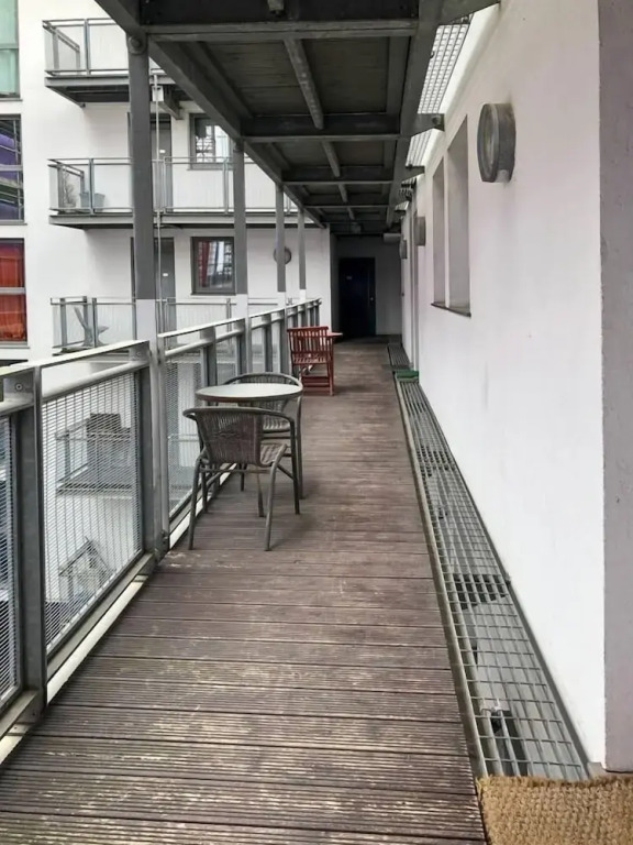 Trendy 2BR Sleeps 5, Close to Media City, University of Salford & City Centre