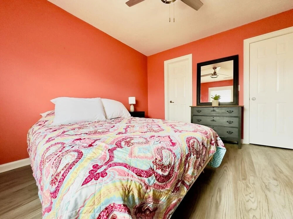 Casa De Verde 4 Bedroom Home by RedAwning