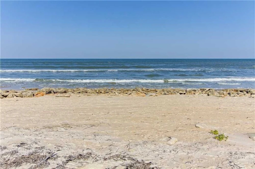 Harmony Beach House, Sleeps 11, 3 Bedrooms, Beach Front
