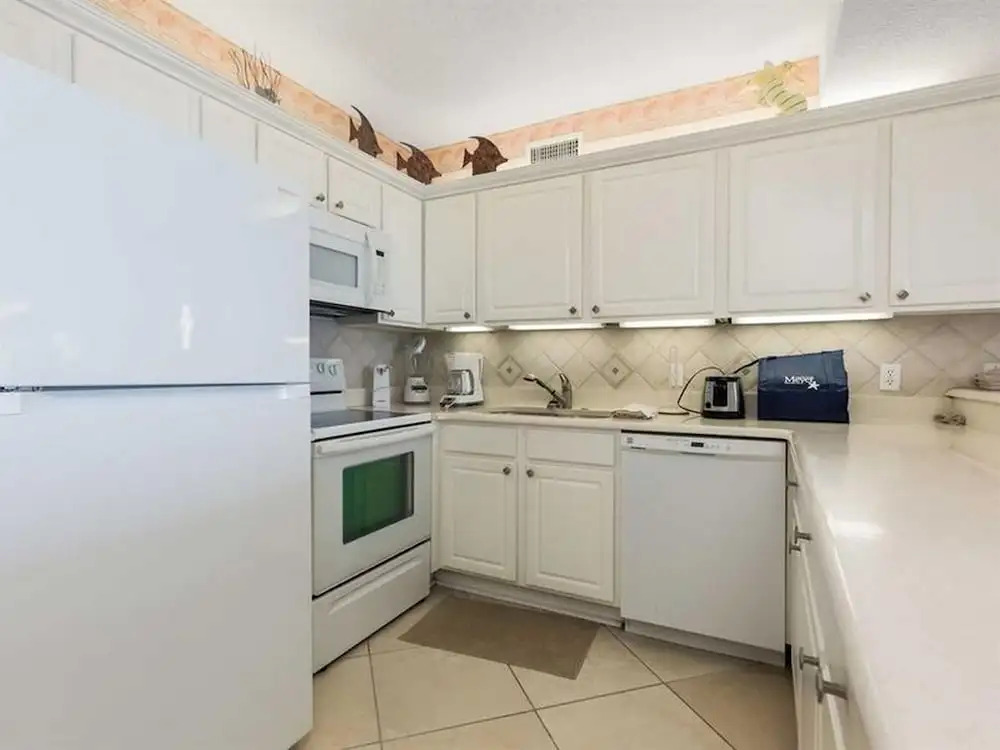 Romar Place 906