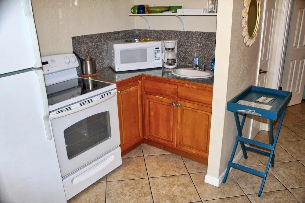 Coconut Grove Beach Resort Suite 1