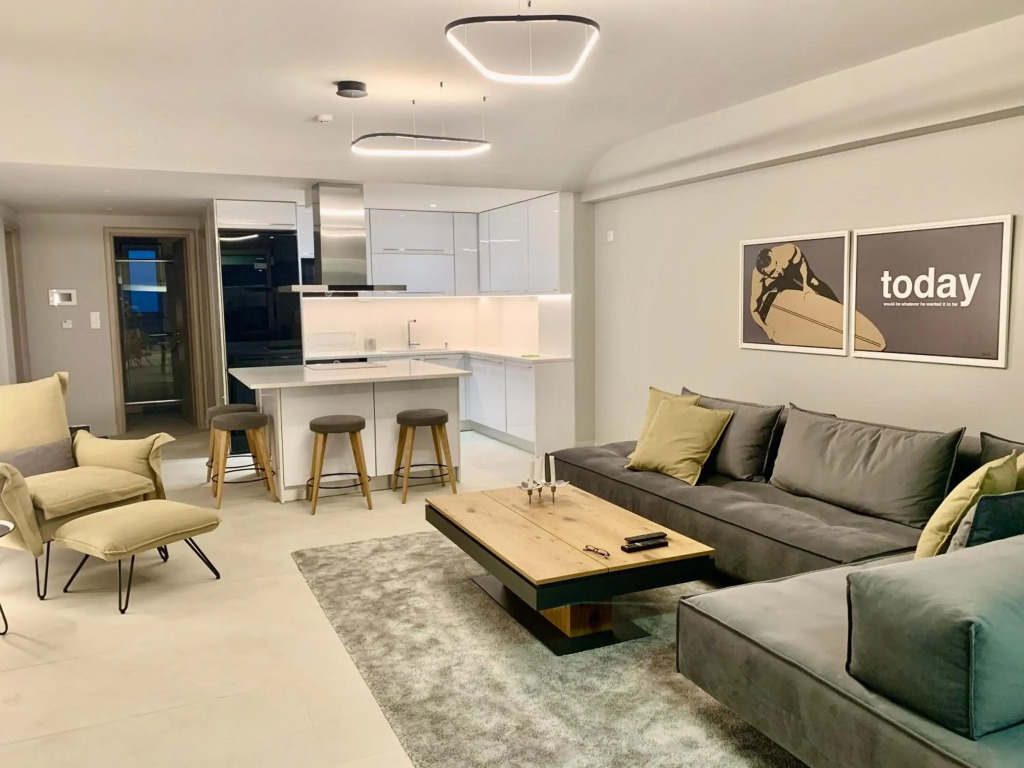 Fab New Flat in Central Athens w/ Acropolis Views