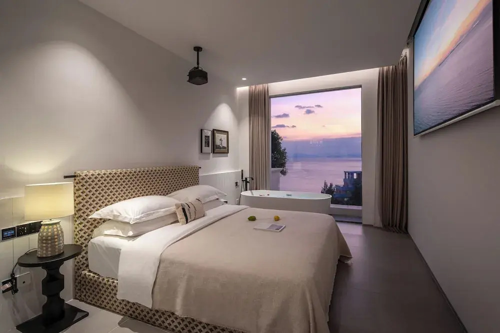 Miyue Shenzhen Roman Holiday Bubble Pool hotel
