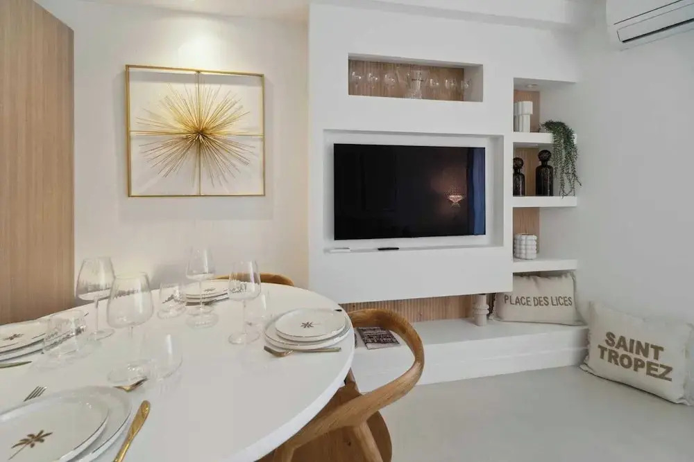 Chic 2br/4p Apartment - Saint-tropez Lices