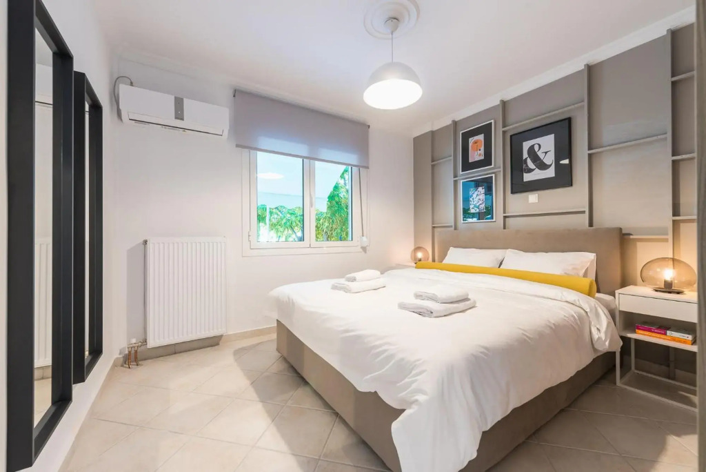 2 stops to Acropolis - Free Cancellation - Terrace
