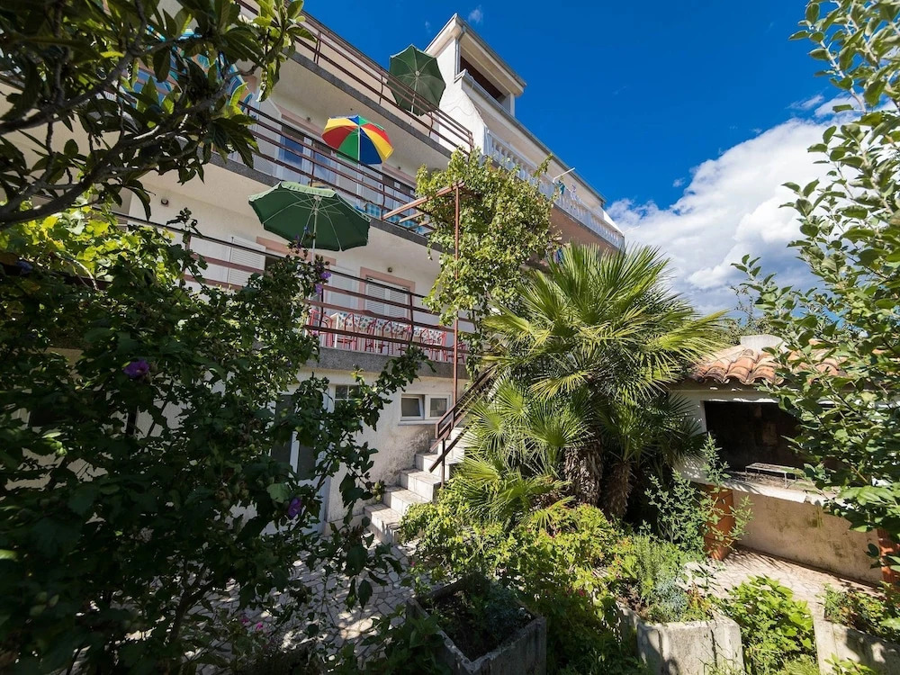 Apartments Biserka