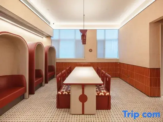 Hello Hotel（Wuhan skp Chuhehanjie Branch)