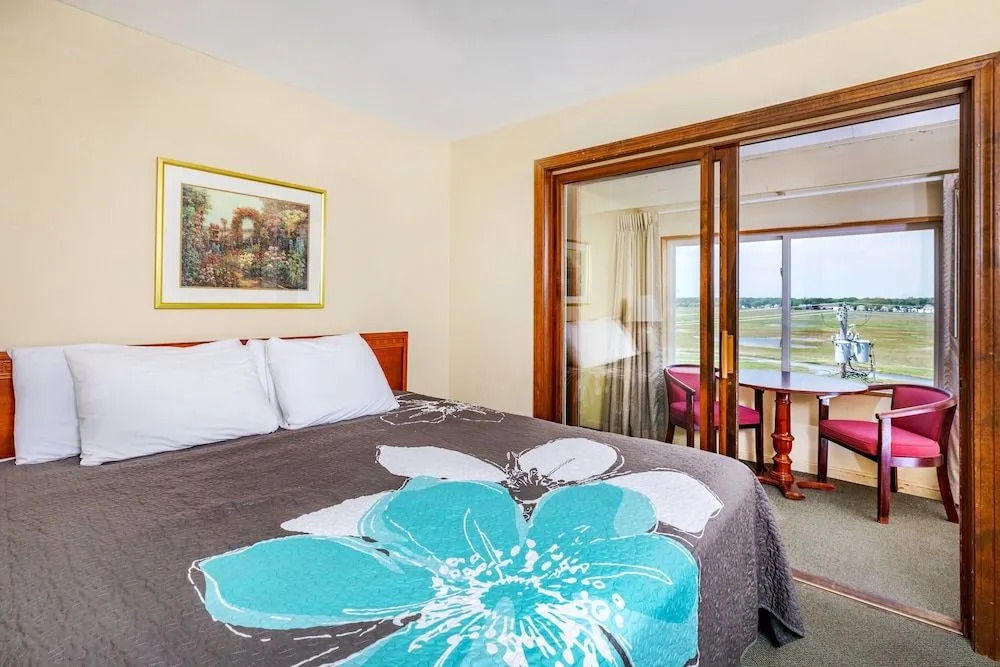 Sea Spiral Suites