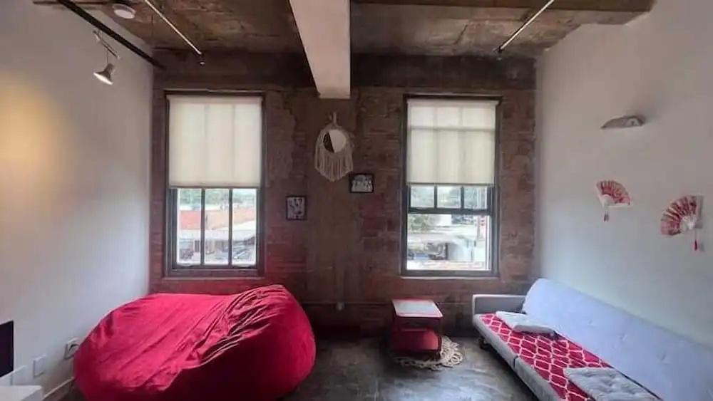Artistico-Styled Studio Loft Sleeps 5
