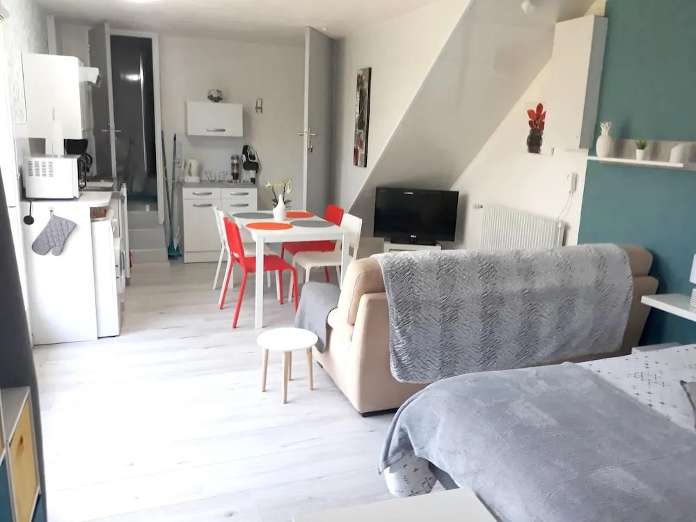 Studio in Saint-apollinaire, With Shared Pool, Enclosed Garden and Wifi