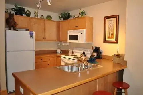 Carbonate Real Estate Company