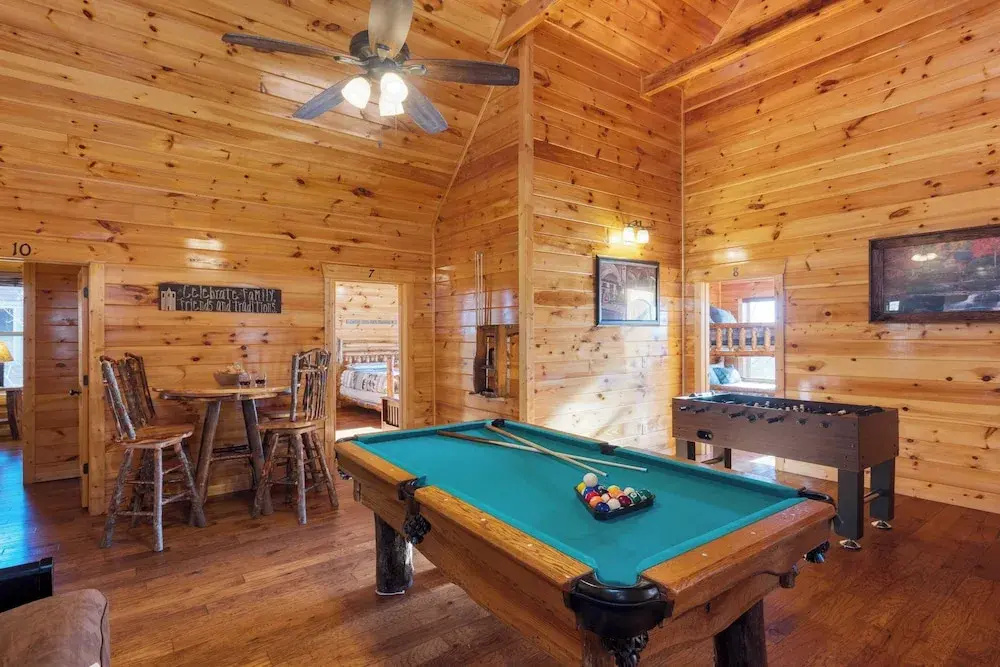 Grand View by Avantstay 56-guest Retreat Panoramic Views, Hot Tubs, Game Room & Theater Seasonal Outdoor Pool Near Dollywood, Gatlinburg