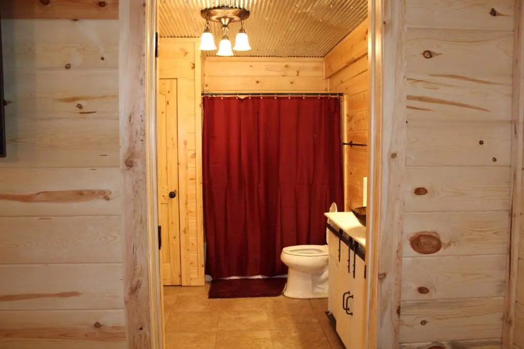 Samanthas Timber Inn
