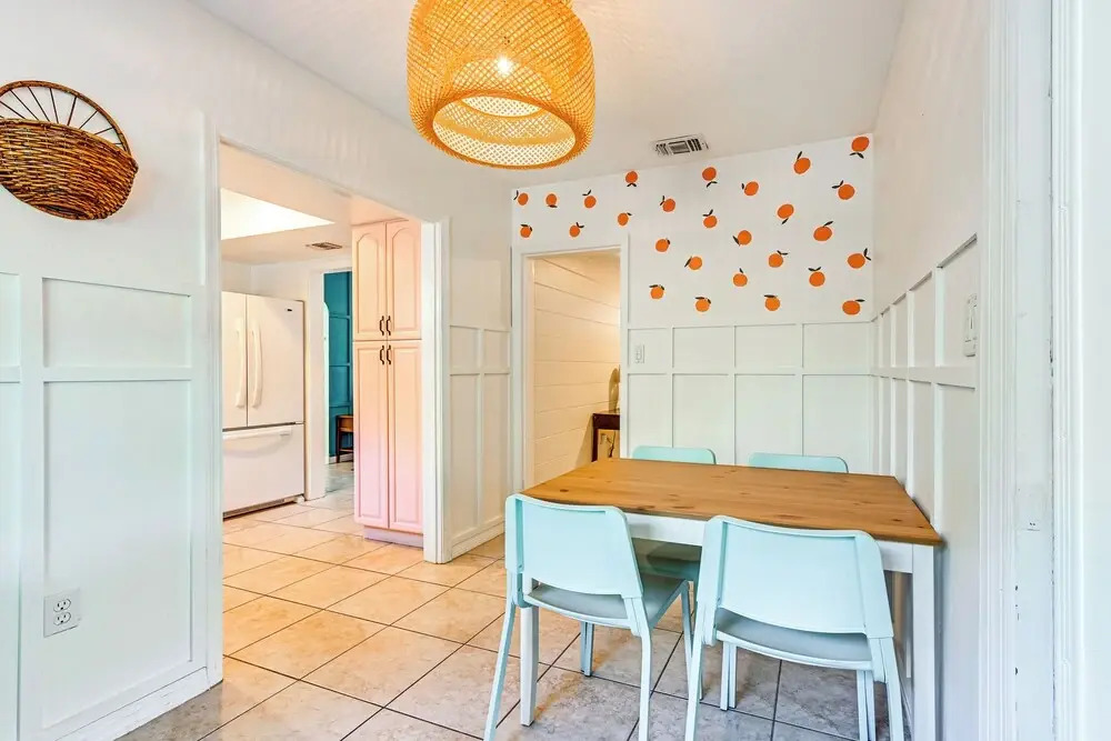 Sarasota Home w/ Patio & Gas Grill: 2 Mi to Beach!