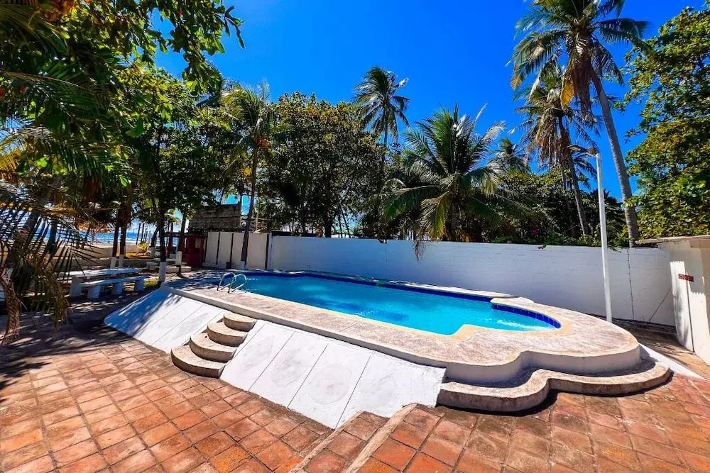 Quinta Brisas del Surf Playa La Libertad