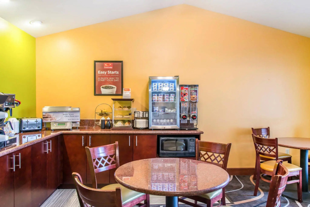 Econo Lodge Inn & Suites Eau Claire South