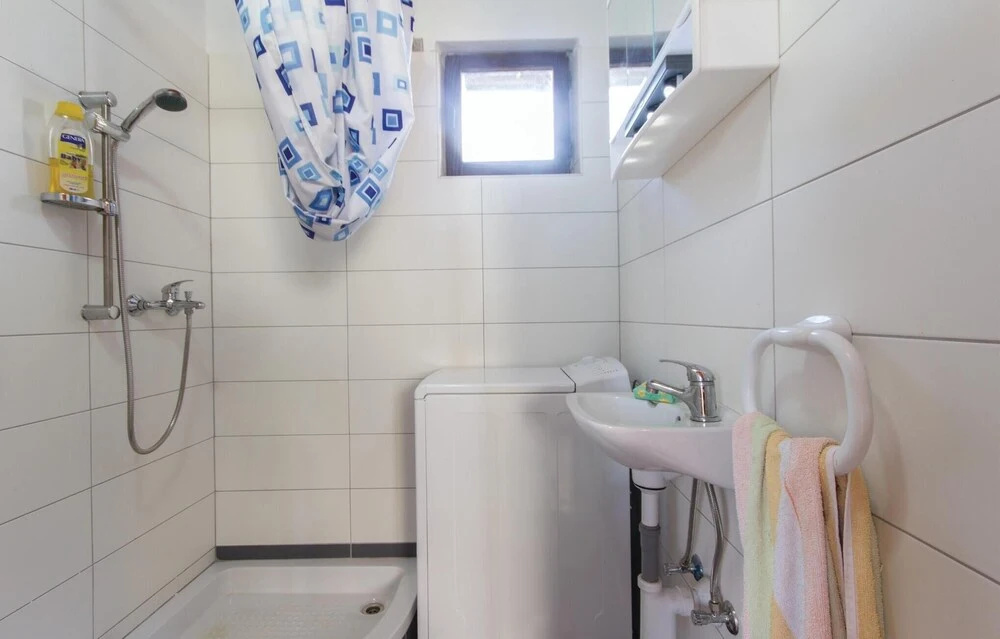 Awesome Home in Pula With