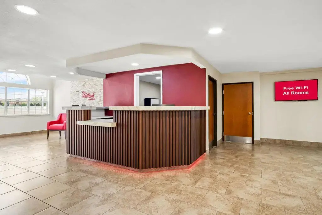 Red Roof Inn & Suites Euless - DFW Airport Southwest