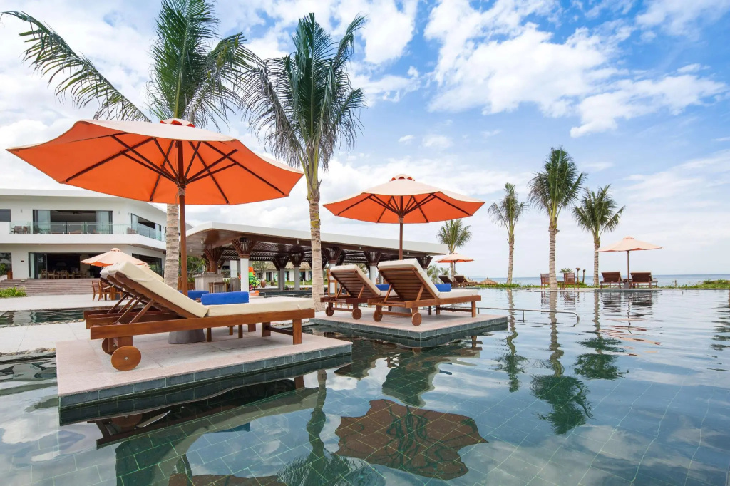 Cam Ranh Riviera Beach Resort & Spa