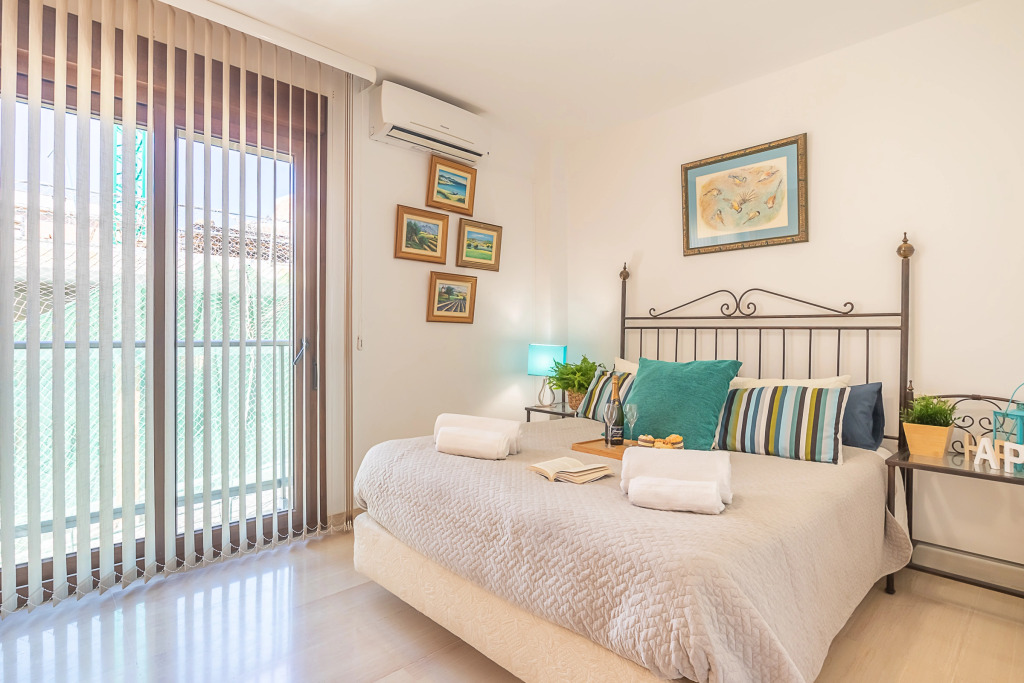 Stunning Seafront Apartment in Carvajal Beach