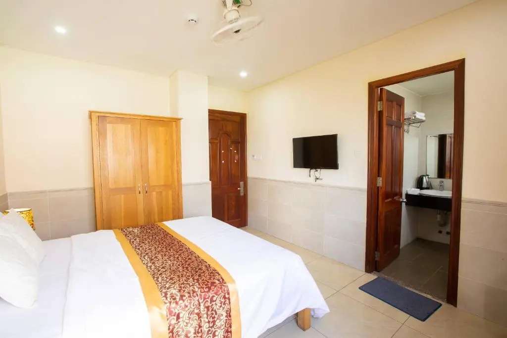 California Saigon Hotel