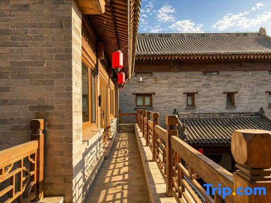 Luming Xuan Siheyuan Homestay (Datong Ancient City Branch)