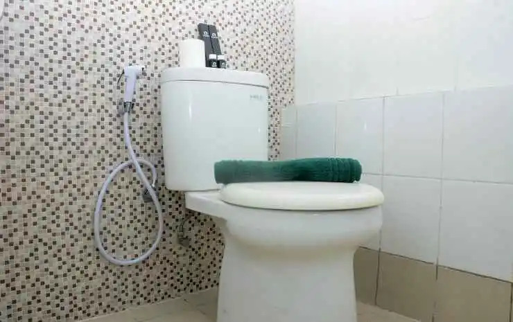 Cozy Living Studio Apartment at Bassura City By Travelio
