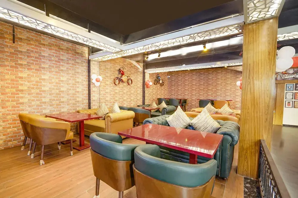 FabHotel Sarja Sky