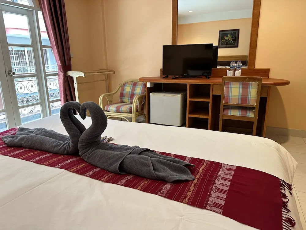 Nid Huahin Hotel