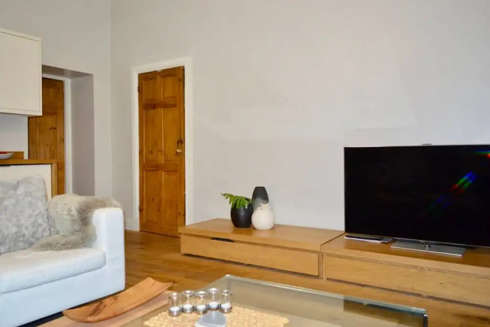 Modern Open-plan Leith Flat