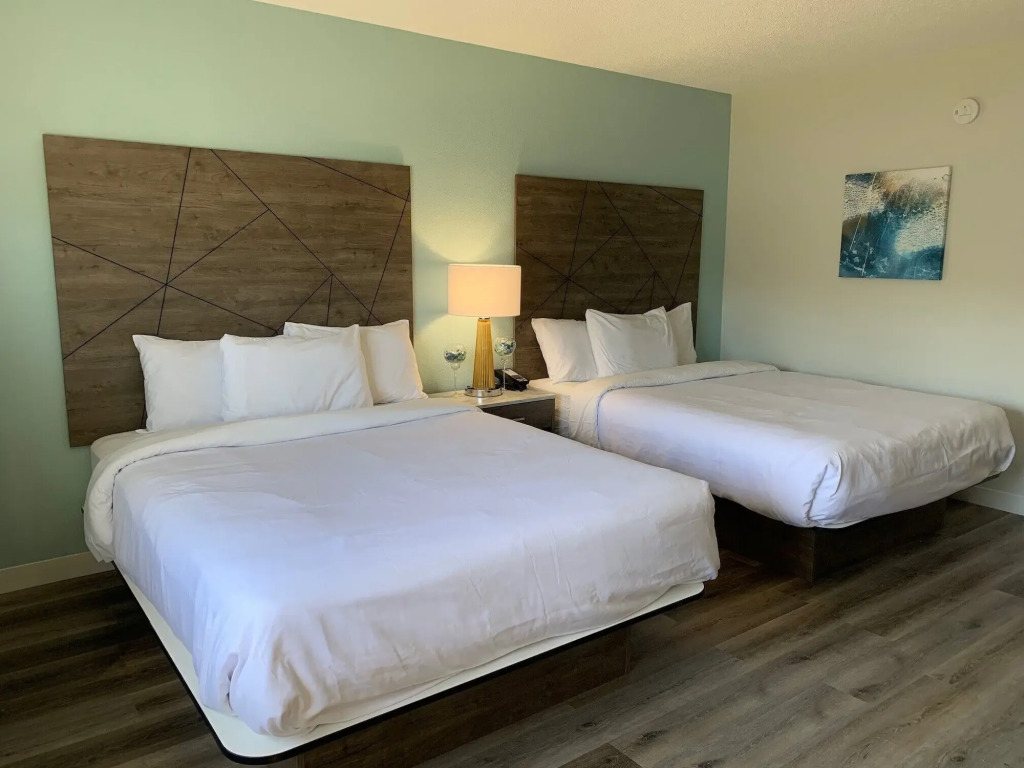 Hotel Wave at Rehoboth Beach