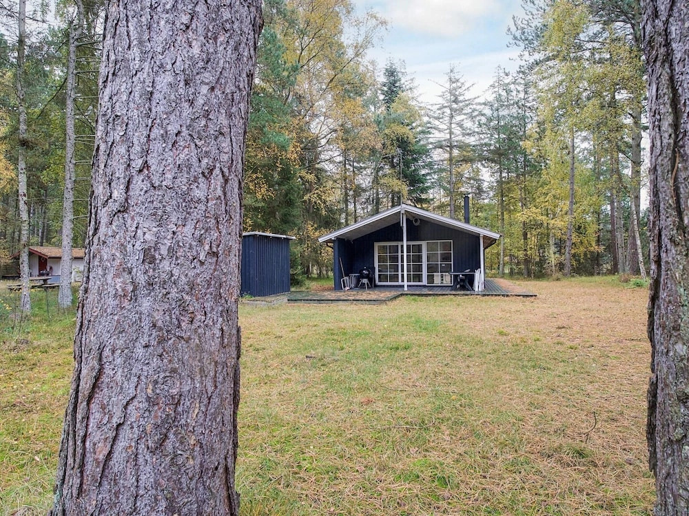 Idyllic Holiday Home in Store Fuglede near Forest