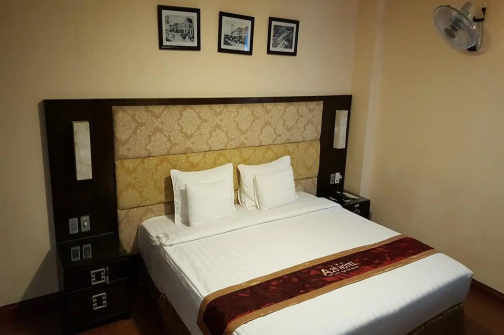 New Moon Hotel