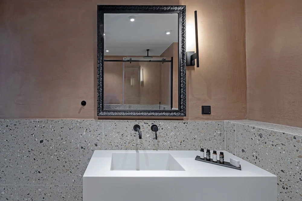 The Athenians Art Apartments