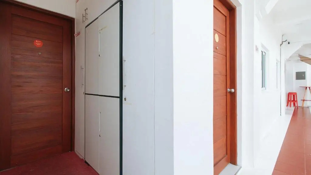RedDoorz near Mercado del Lago