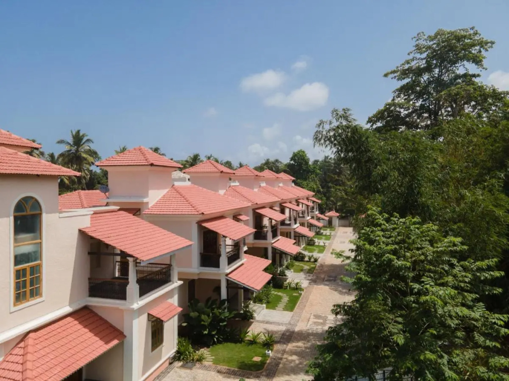 ELIVAAS 3 BHK with Pvt Pool - Panache