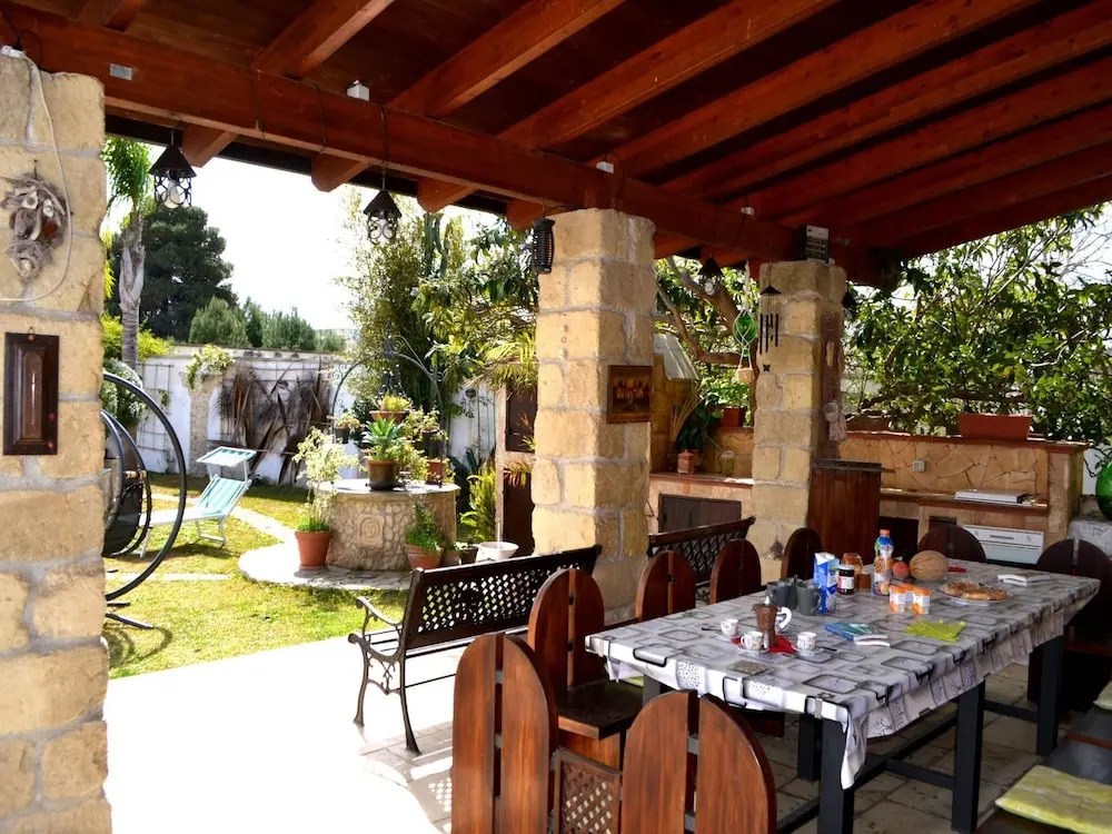 Hikari Villa With Equipped Garden and Parking Space in the San Foca Area