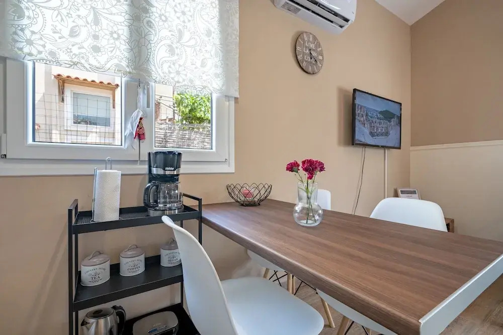 Olympias Apartments by Traser