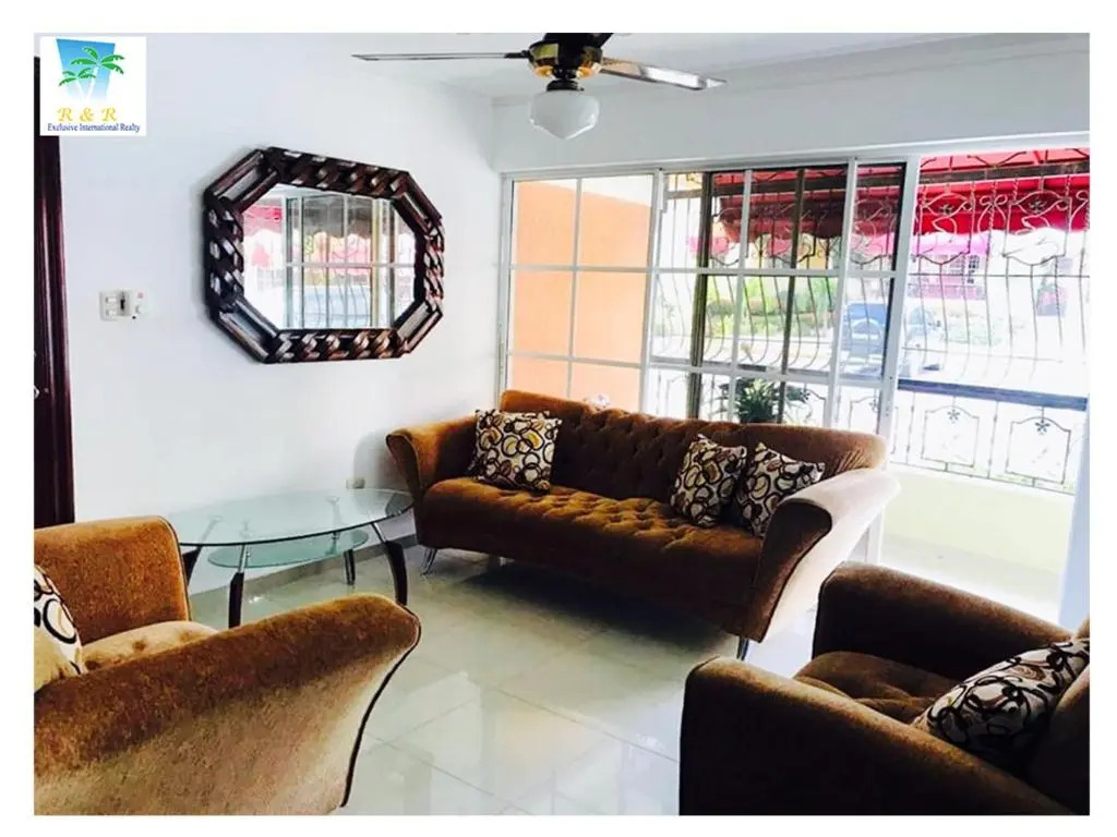 1 DR Huge cozy 3bedroom apartment to stay