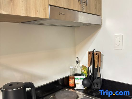 1BR w/ Balcony |MOA Arena + IKEA | Budget-Friendly