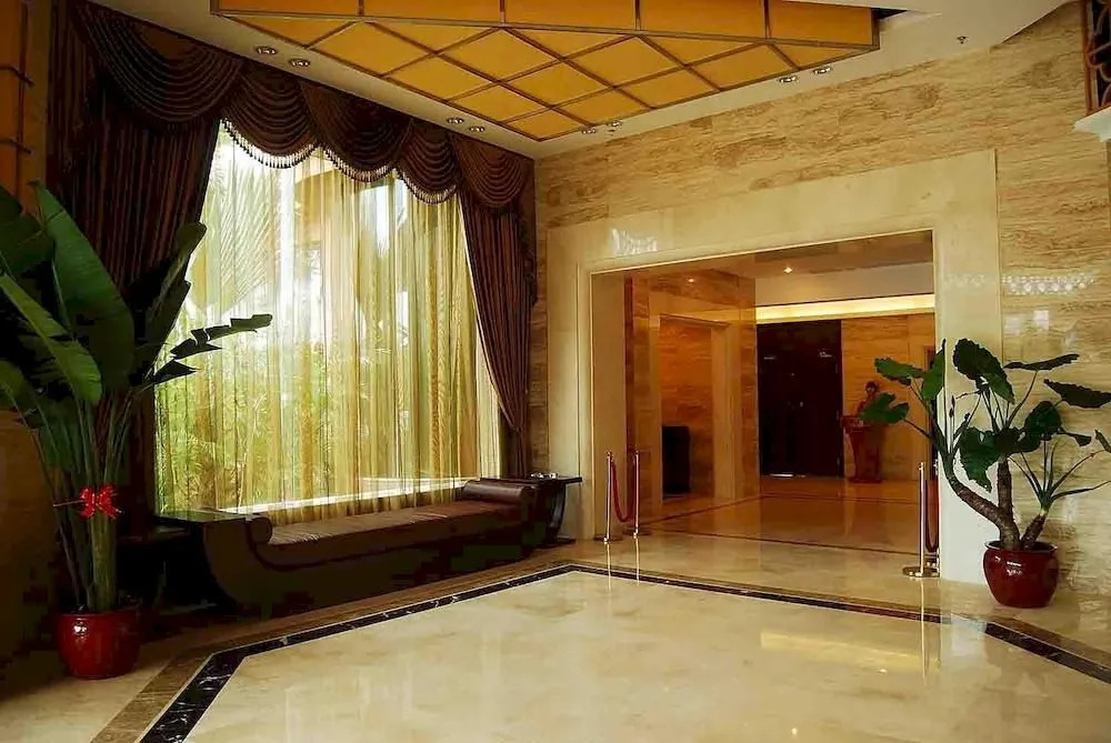 Crown Jiakai Hotel
