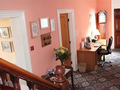 Warwick Lodge