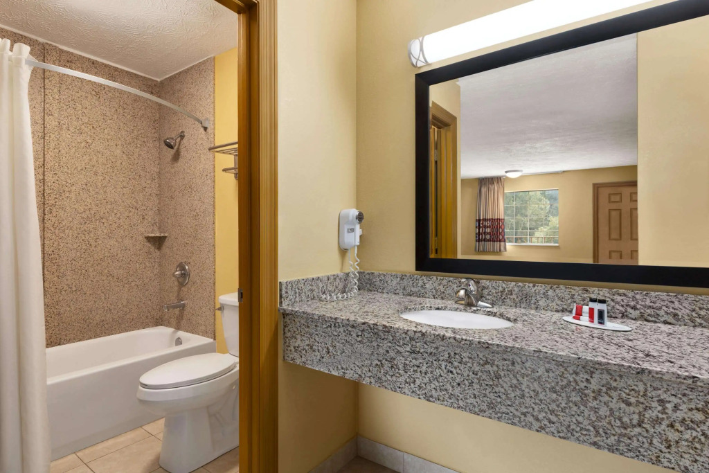 Super 8 by Wyndham Whites Creek/ Nashville NW Area